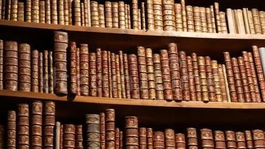 美丽的老式旧书架和无名的书。 奥地利国家图书馆内部有<strong>若干</strong>旧图书馆